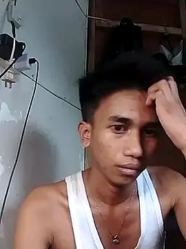 charlie0728 live cam screenshot male on CUM.show – Splashy Live Cam Performances