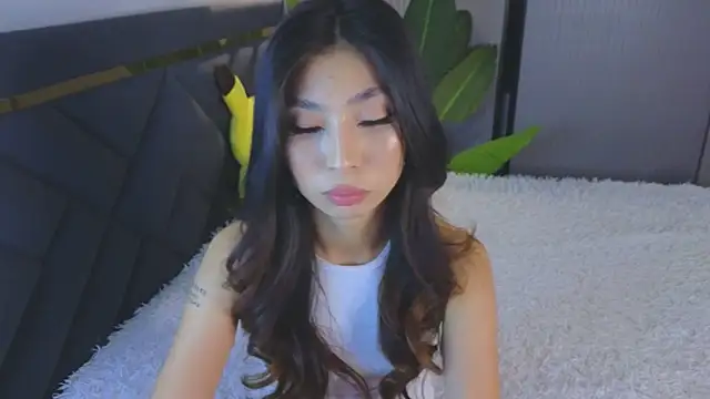  TrishaRey chat room