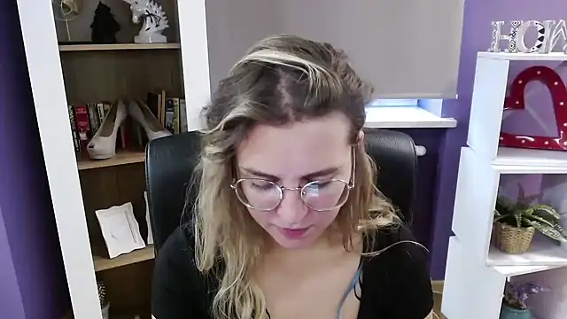 Zoey_Erotic