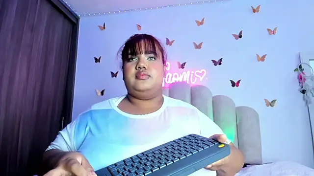  NaomiAsha chat room
