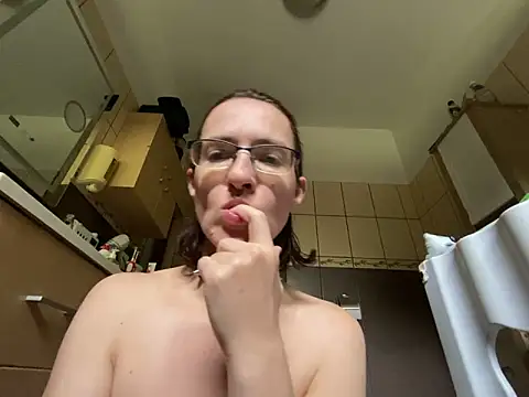 Milky_hairy_mommy