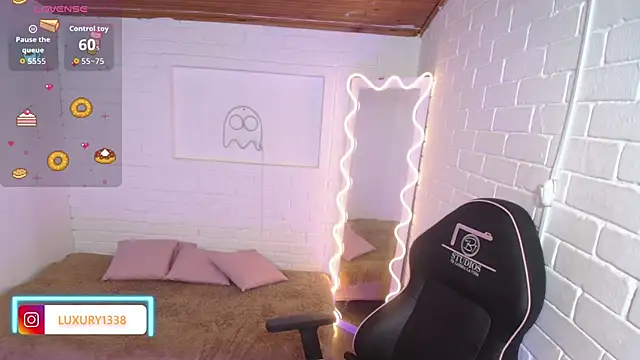 Luaxury_tay