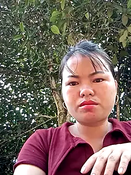 emly-xinh18