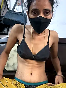 Webcam Model (sweetreddy-02)  is live.Free join now!