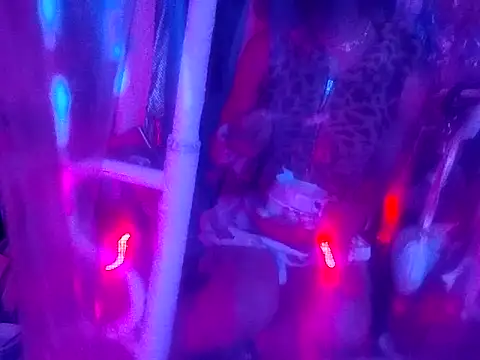 Preview of gurlnips