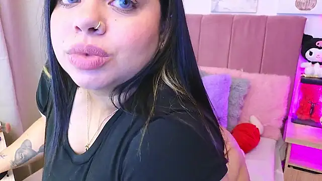  MiahJoness chat room