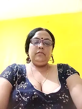Webcam Model (Kiyara8)  is live.Free join now!