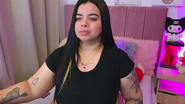  MiahJoness chat room