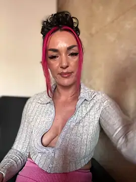 Webcam Model (MeganFoxiy)  is live.Free join now!