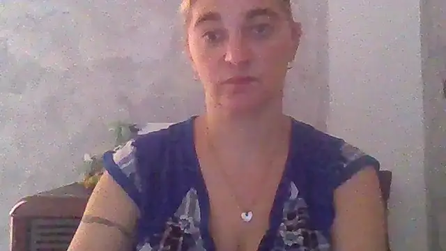 goldenangelmilf - GoldenAngelMilf's free webcam - UK Sex Cams