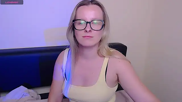 VanillaRose_ webcam stripchat model stream image