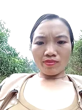 ngan-cute webcam stripchat model stream image