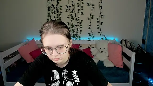 shy_elina01