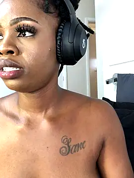 LuciousLips96