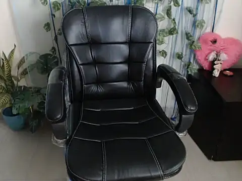 anika_bold