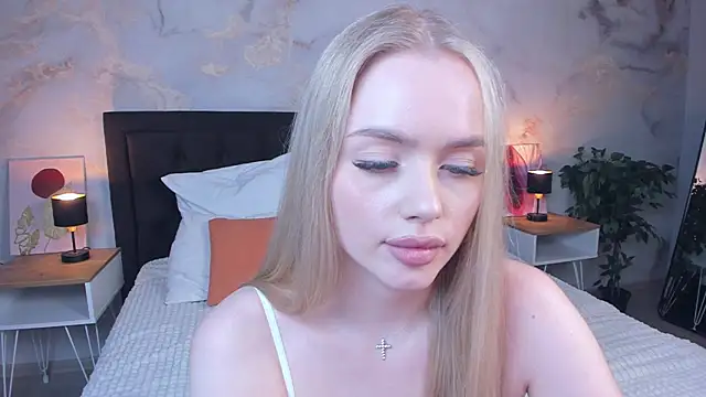 avroragoldie - AvroraGoldie's free webcam - UK Sex Cams