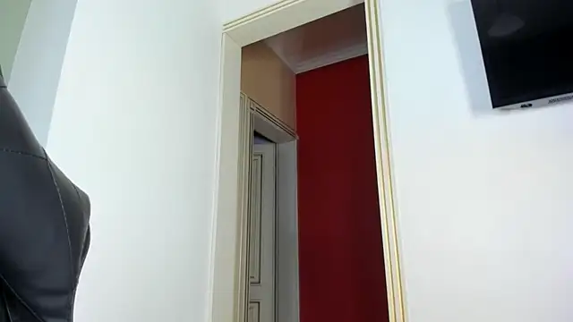 taeni_lara