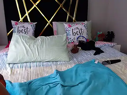 NaughtyVixen25
