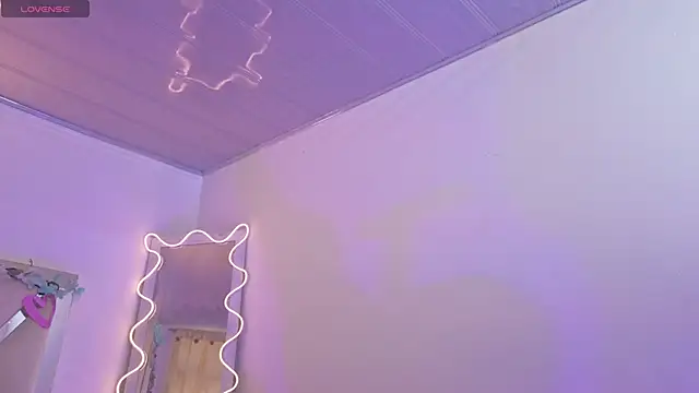 ZURY_TAY