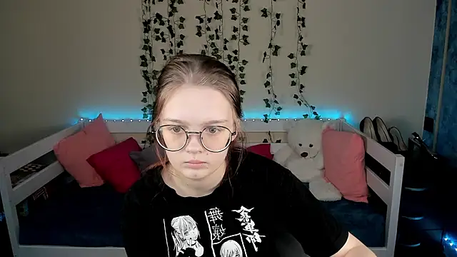 shy_elina01