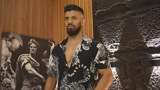 DannSaenz live cam screenshot male from Colombia on CUM.show – Splashy Live Cam Performances