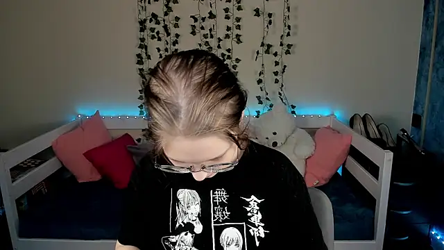 shy_elina01