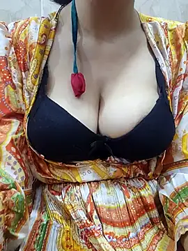 jihane-44's Stripchat show and profile