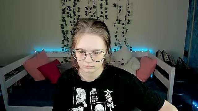 shy_elina01