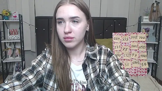 LauraHlot