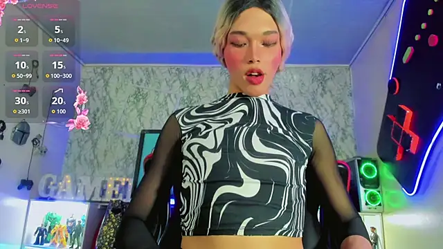 Madison_Mujica live cam screenshot tranny on CUM.show – Splashy Live Cam Performances