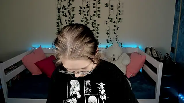 shy_elina01
