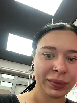 AlishaOfThorns from StripChat is Freechat