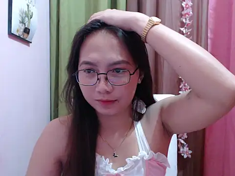 pinayscarlet