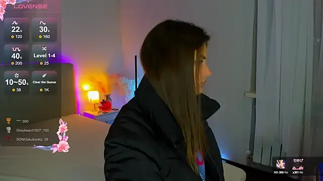 Laura_Leee