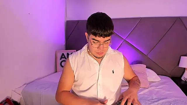 thiago_occonor - Thiago_occonor's free webcam - UK Sex Cams