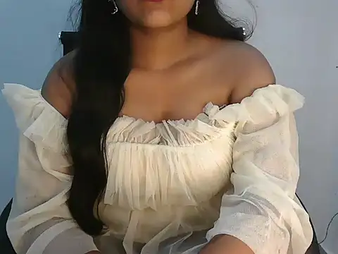 Curvy_Nikita