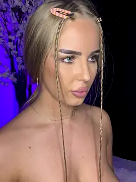 AubrieleRouj1