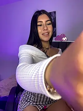 emily_22x
