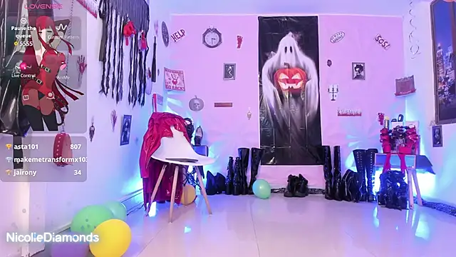 NicolleDiamonds_cg