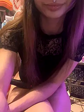 LaPetitechienne1 on StripChat