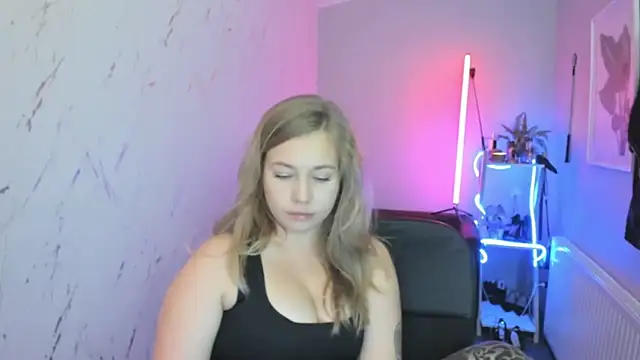 holly_xglam
