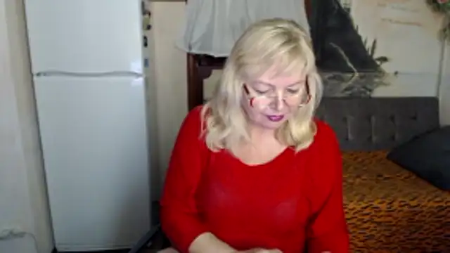 EvelynLoveShy