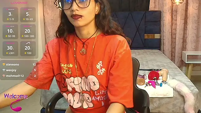 Mia_Holly__