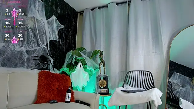 Emily_Foxx01