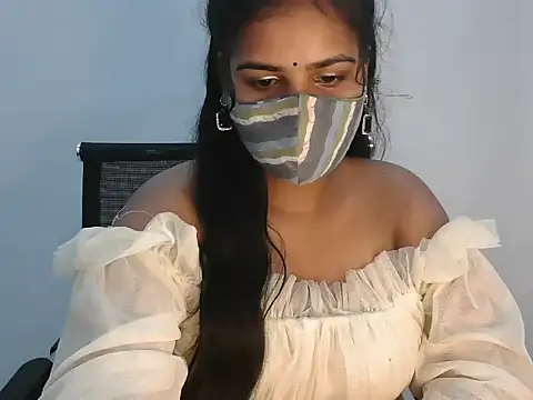 Curvy_Nikita