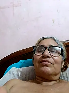 _candi's Stripchat show and profile