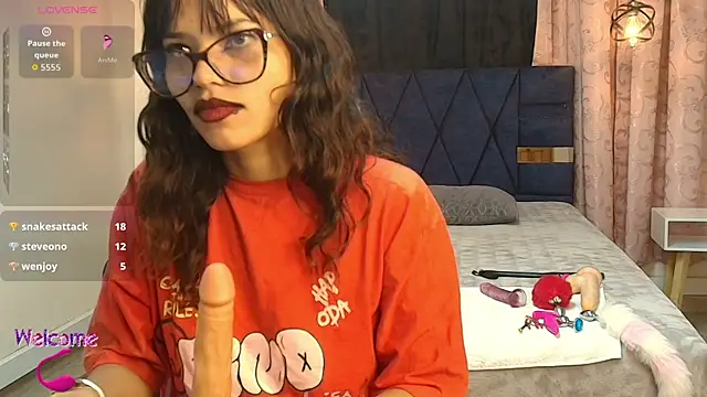 Mia_Holly__