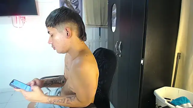 boy_latino_sex Live Webcam on Stripchat