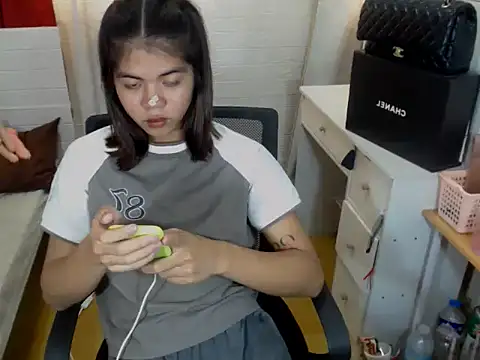 xwildtsyhannauncutx - XWildTsYhannaUncutX's free webcam