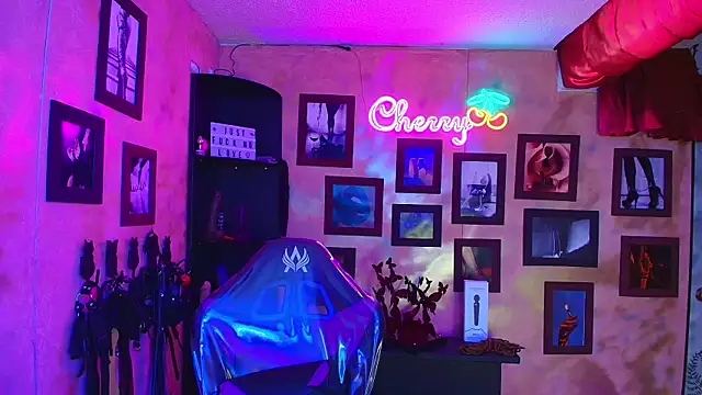 cherryy_bombshelll
